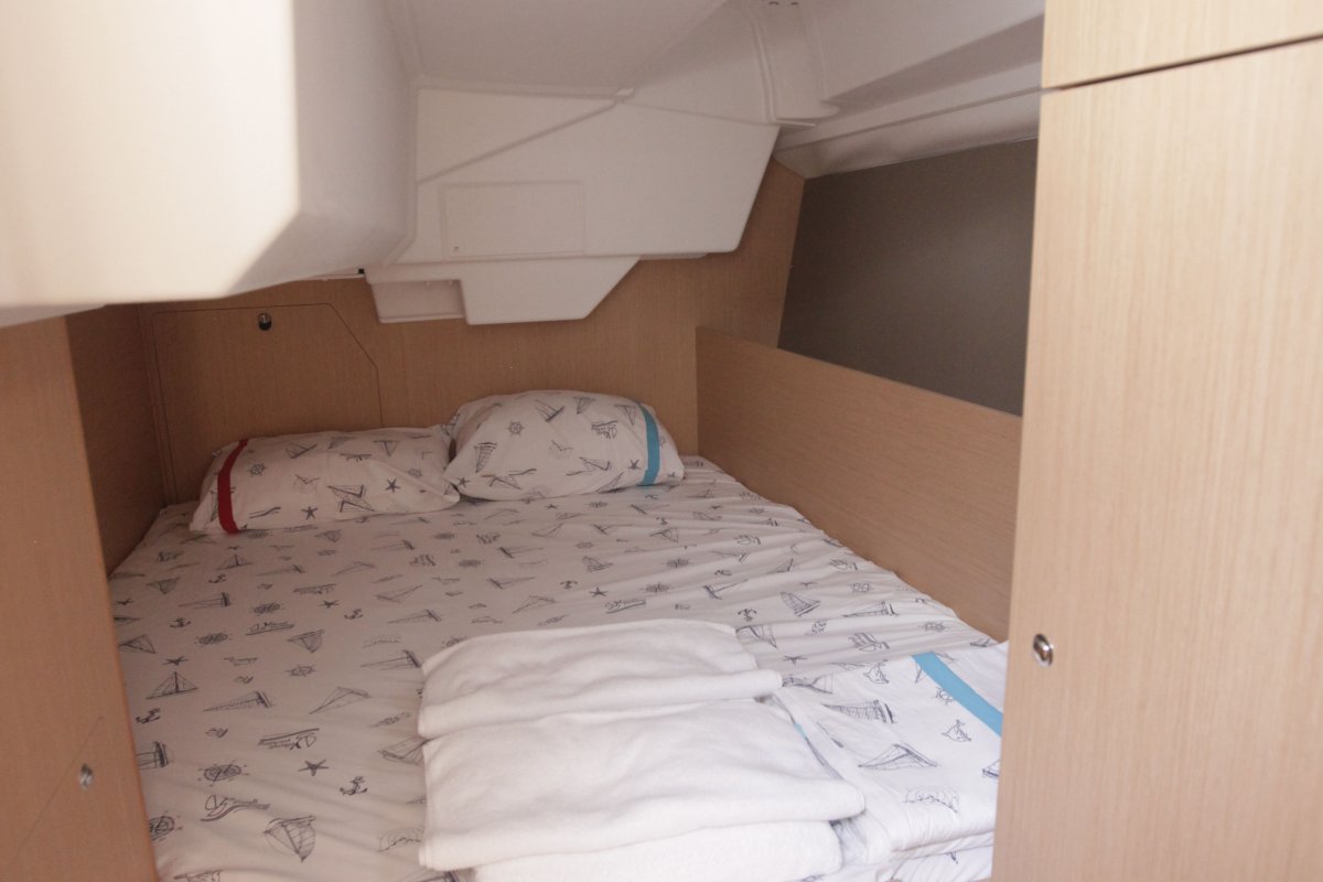 Aft Cabin (port side)