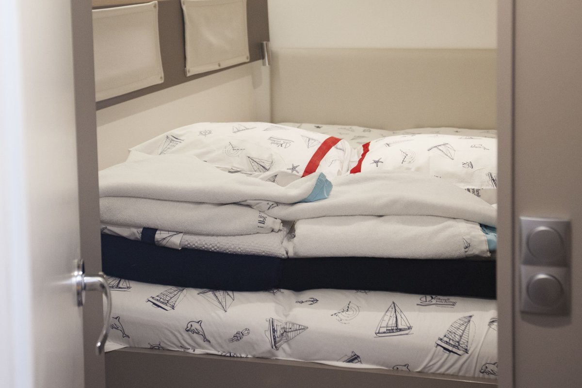 Front Cabin (port side)