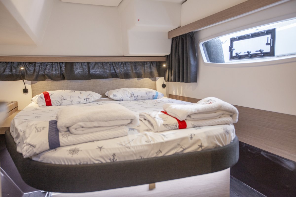 Aft Cabin (port side)