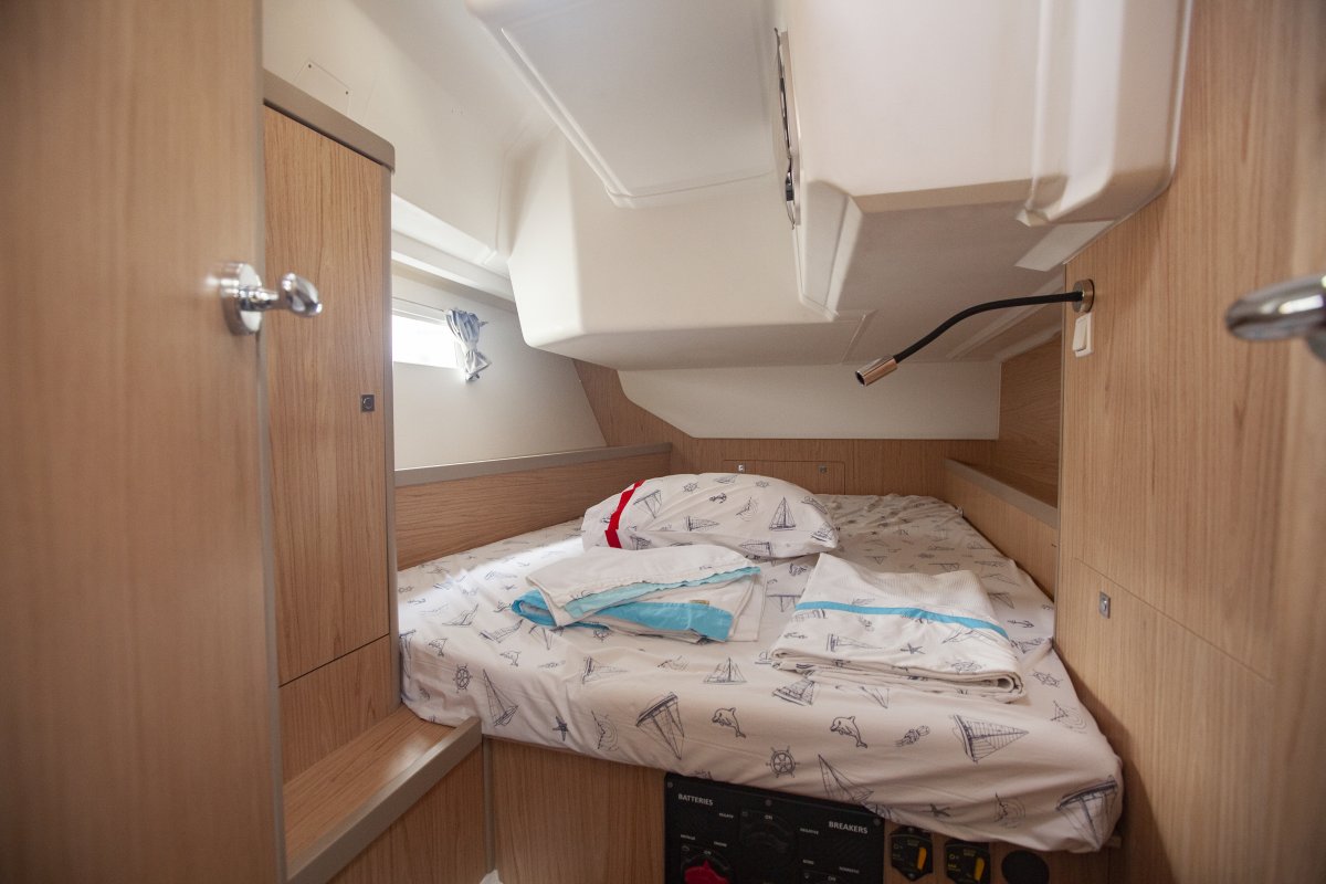 Aft Cabin (starboard side)